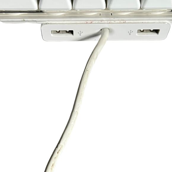 Apple Computer Keyboard Model A1048 Wired White Vintage Full Size - Picture 11 of 11